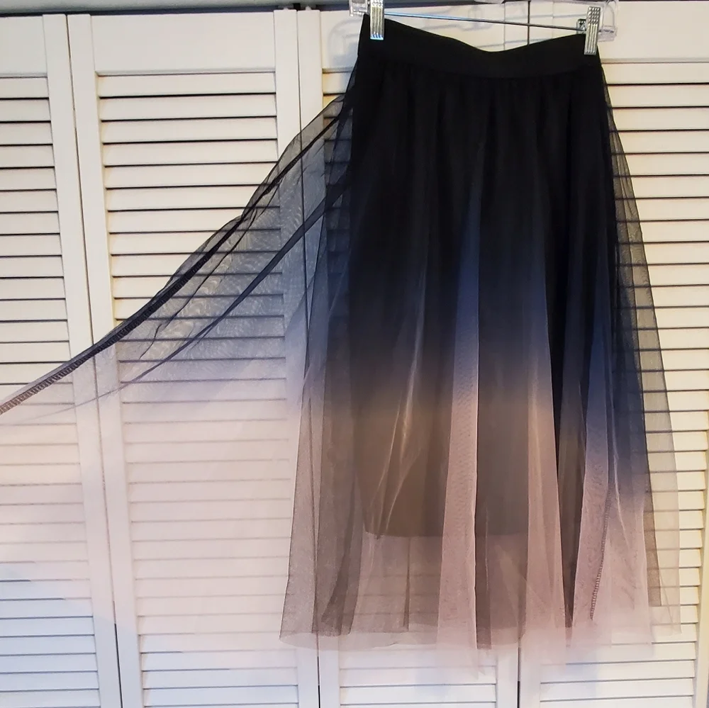 Elegant Ombre Black, Blue and Pale Pink Tulle Skirt - Picture 5 of 10